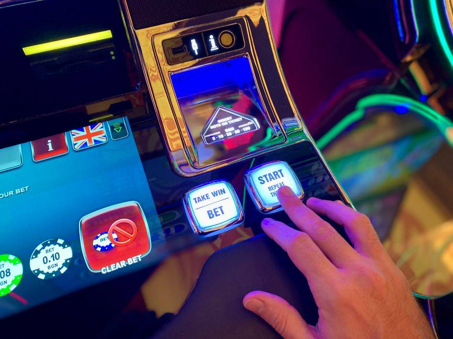 Tampilan layar mesin slot modern